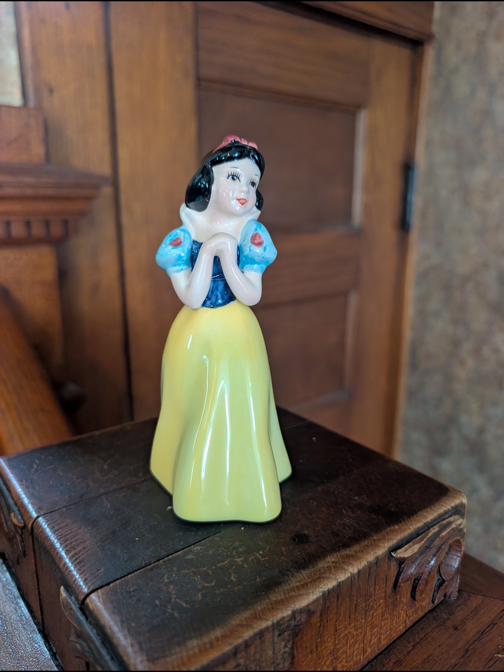 Disney White Figurine Base with Yellow Edge
